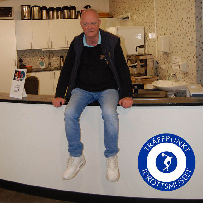 Kenny Lindquist, en man med båda fötterna på jorden,... eller?